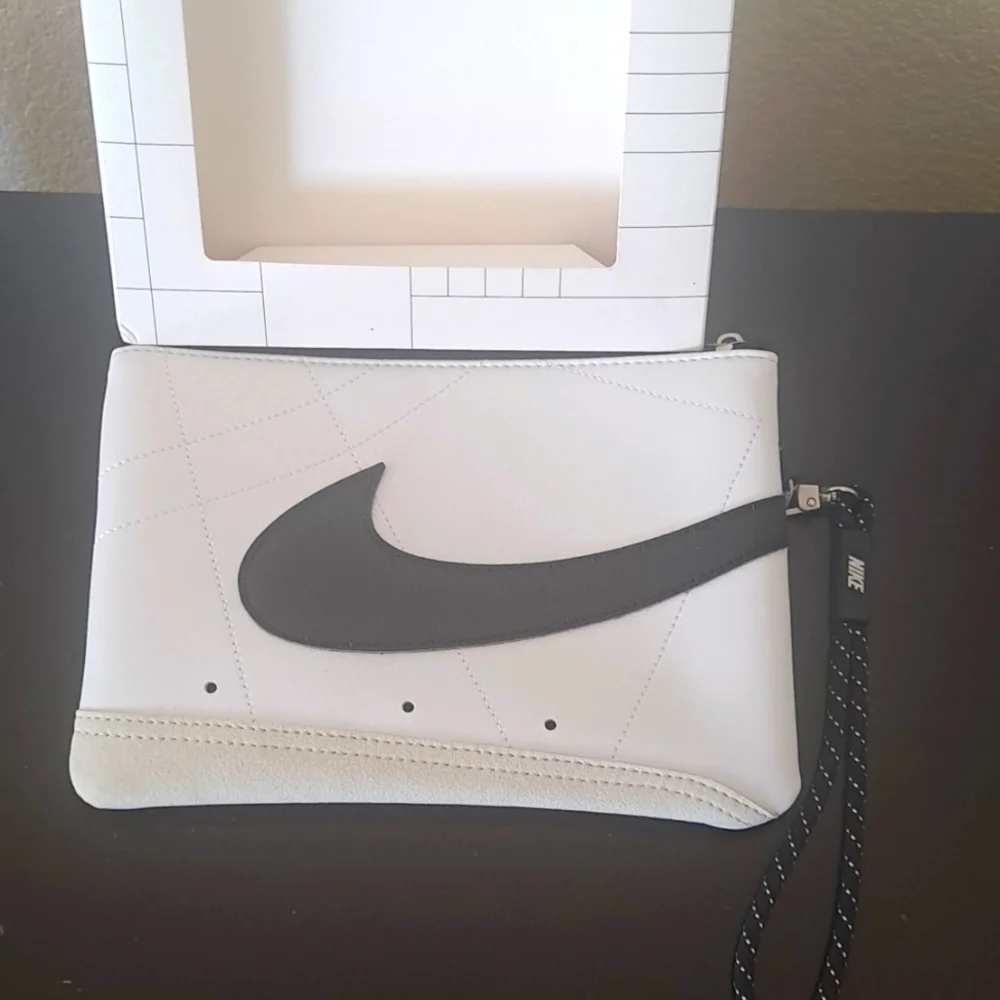 Nike Blazer Wristlet WHITE brand New 8